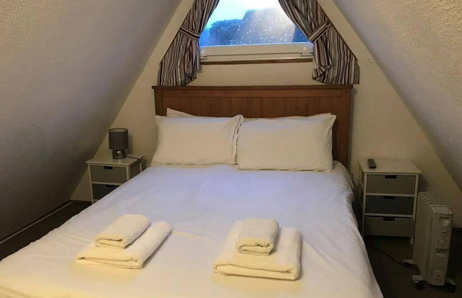 Chalet-sleeps6-parking-garden-pool - Foto 5