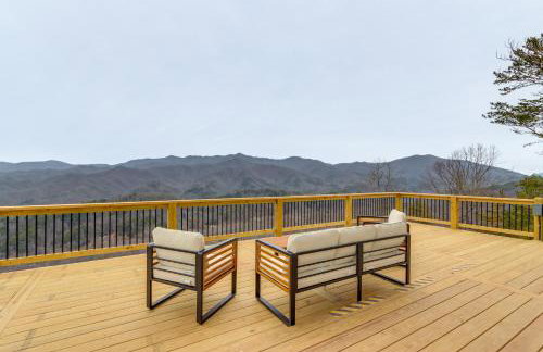 Mtn-View Hidden Falls Cabin with Hot Tub and Deck - Foto 2