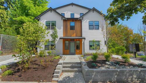 Elvis's Sweet Suite - 84 Walkscore - Photo 4