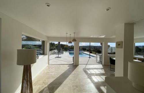 Maison à Saint-Remèze avec Piscine, 8 Pers, Animaux Acceptés, Jardin 2000m² et Studio Indépendant - FR-1-382-201 - Foto 1