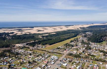 #StayinMyDistrict Lakeside Cottage - Foto 56