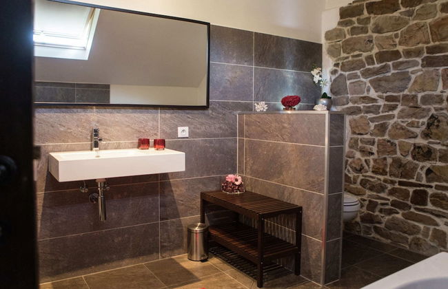 Well Kept House with Fireplace near Forest - Foto 11