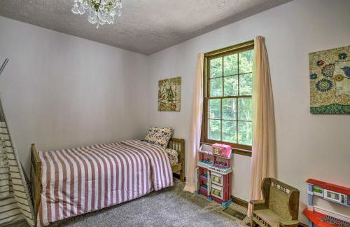 Quiet Home with Fire Pit - 1 Mi to Downtown Acworth! - Foto 18