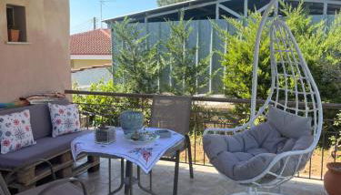 Elea House - Photo 2