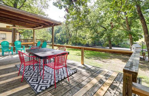 Deck and Dock Access Lakefront Grove Cabin! - Foto 3