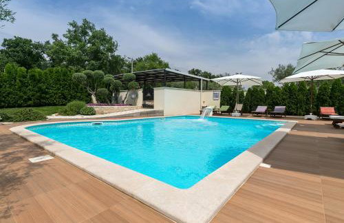 Villa Birikina with Pool - Photo 31
