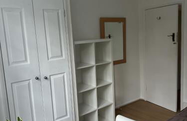 Cosy 5 Bed Apartment in Highgate - Photo 11