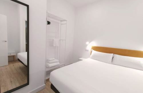 Apartamentos La Brava by gaiarooms - Photo 33