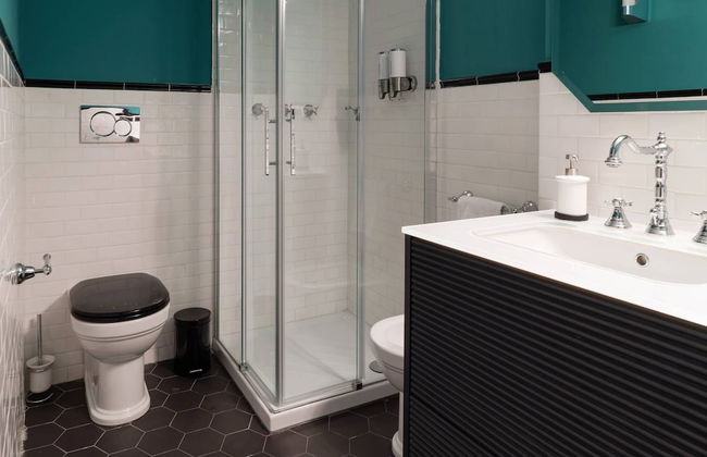 Design Apartment near City Center - Photo 8