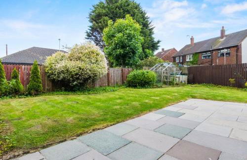 Spacious 3 Bedroom Home in Aintree - Photo 20