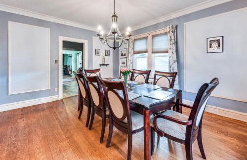 6 Mi to Naval Base Spacious Waukegan Home with Yard - Foto 6