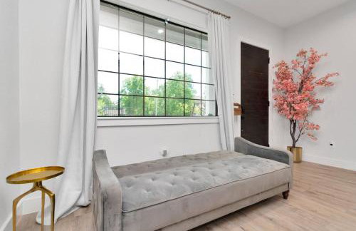 Houston's Downtown Bloom House - Spacious Floral Escape for Groups - Foto 20