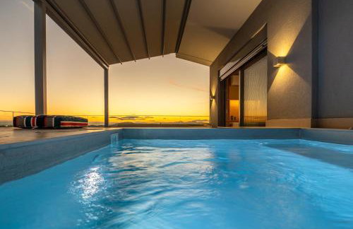 Elite Penthouse with Heated Pool and SkylineView - Foto 77