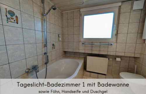 Das Waldhäuschen - bis 10 Personen, 4 Schlafzimmer, 2 Bäder, Tischkicker, kostenlose Parkplätze, WLAN, Smart-TVs - Foto 17