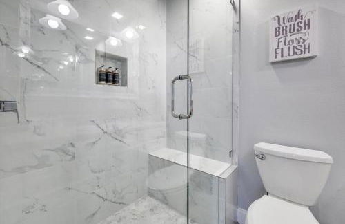 Luxurious 5BR 2BA Holiday Home with Pool, Grill, Sauna & Game Room - Foto 29