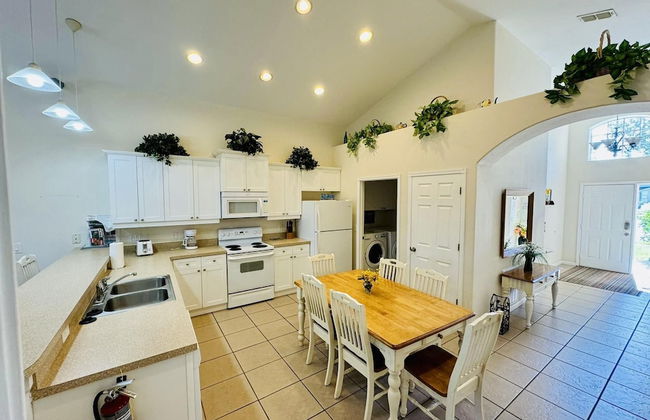 4/3 Vacation Home With Private Pool Located at Formosa Gardens!! - Foto 5