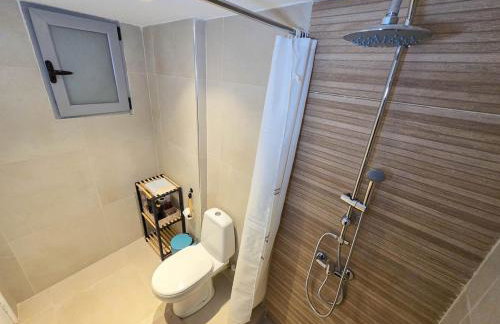 Moschato modern cozy apartment with private yard - Foto 16