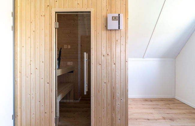 Luxe Stay With Sauna & Garden - Photo 21