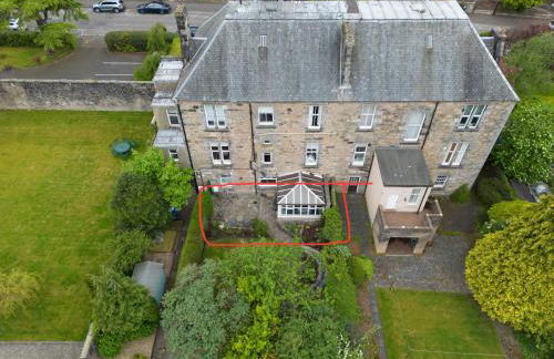 The Lindsay House - Photo 2