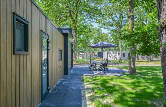 Pavilion 6 People With Storage Space - Photo 11