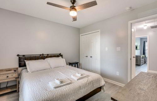 Pet-Friendly Retreat with Patio in Bolivia! - Foto 16