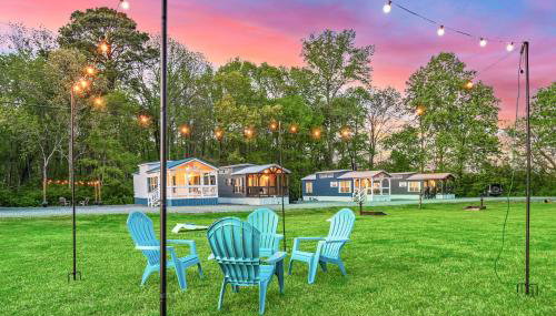 2 Villa D'Azur Luxury Tiny House Mins to Lake Guntersville, Downtown, Firepit - Foto 3, Garden view