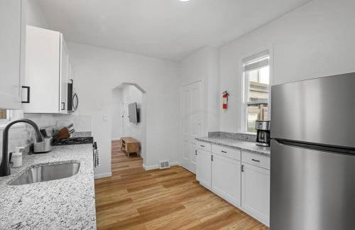 Bloomfield, Shadyside !2 Modern and Spacious Two Bedroom Apt with Free Parking - Foto 10
