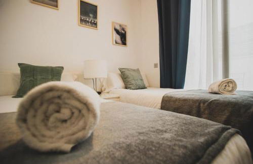 AZZ Sevilla Torre de la Plata Apartamentos - Photo 38