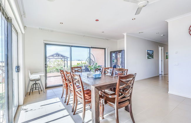 StayAU 5BR Lakefront Escape Point Cook - Foto 50