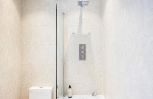 Comfy 2-Bed Flat On Upper St - Next To Tube - Foto 19