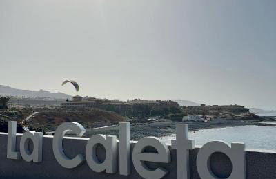 La Caleta Ocean Front Apartment with Sea View & Terrace - Foto 32
