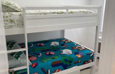 Renovated Jacuzzi Tub Home NYC-LGA-JFK Washer-Dryer - Photo 11