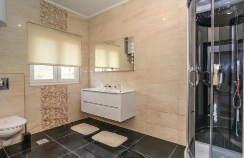 Lovely Home In Rumin With Kitchen - Foto 37