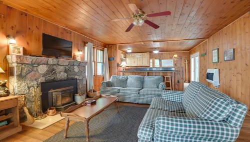 Steps to Lake Cedarville Cabin 12 with Shared Perks - Foto 4