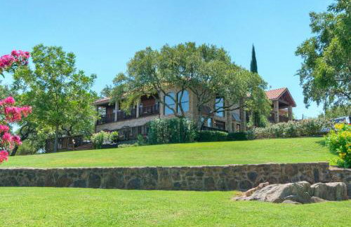 Luxurious Lakefront Estate: Spectacular Views, Expansive Grounds and Private Jetty - Foto 10