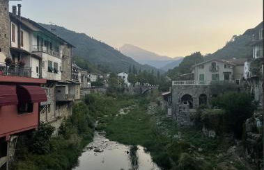 Casa del Castello Sleeps 4 Isolabona Italy - Foto 7