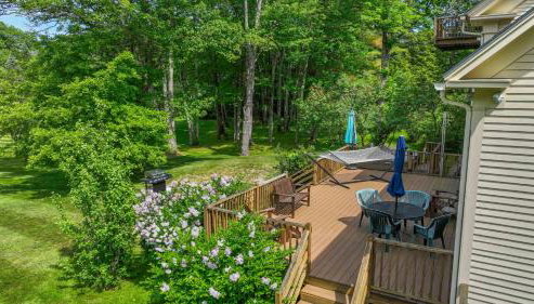 4 BDR w/ Private Hot Tub, Backyard and Deck! - Foto 5