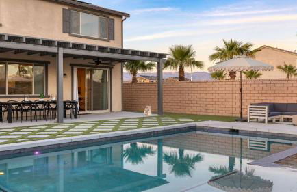 Desert Eden by Avantstay 6BR w/ Ensuite Backyard Oasis w/ Pool & Hot Tub! - Foto 72