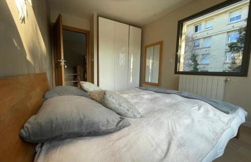 Glass and wood designer villa with garden in centertown - Foto 28