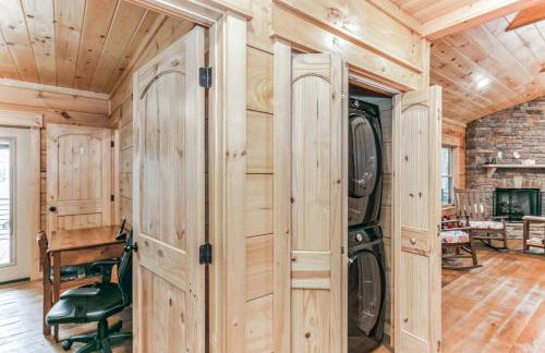 Brand New 2BR2BA Cabin Cherry Log Big Hot Tub Views - Foto 14