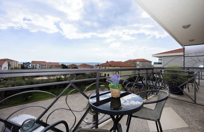 Double bed Room With Private Bathroom and Balcony - Foto 8