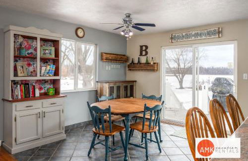 Lakefront Fishing With Hot Tub and Kayaks - Foto 2