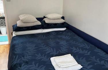 The Cherry Hill Studio - Kitchenette, bathroom, parking and lovely garden - Photo 6