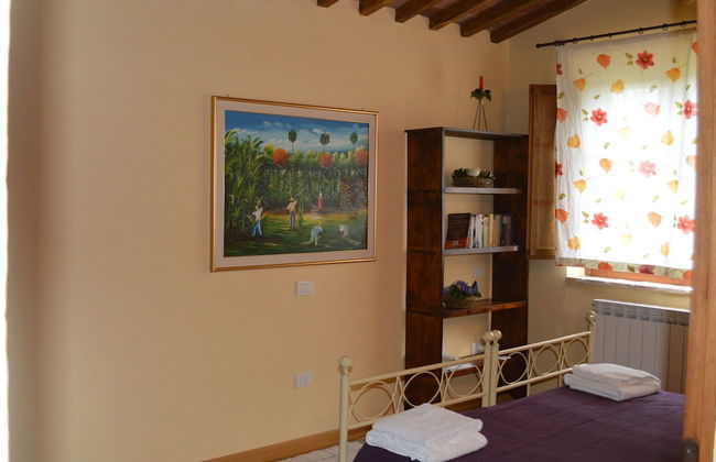 Cottage With Private Swimming Pool - Photo 3