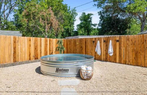 Historic Hideaway Hot Springs - Photo 41