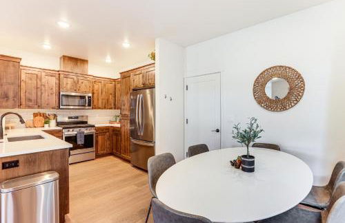 Hike, Bike and Ski All-Season Bend Escape - Foto 2