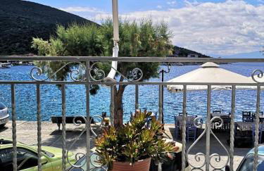 Kassi's seaside escape - Photo 13