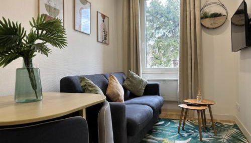 Élégant T2 à Bron, Tramway à 2min, Box Parking, 4Personnes - Photo 3