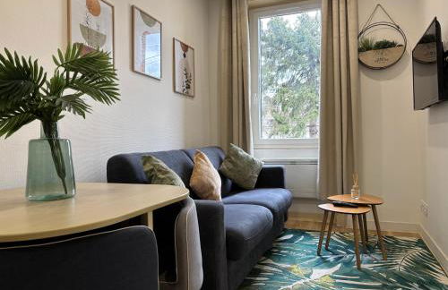 Élégant T2 à Bron, Tramway à 2min, Box Parking, 4Personnes - Foto 3