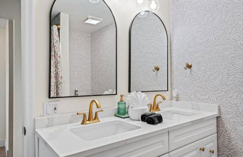 Your own 5BR Private Oasis! wPrivate PoolPickleball - Photo 22